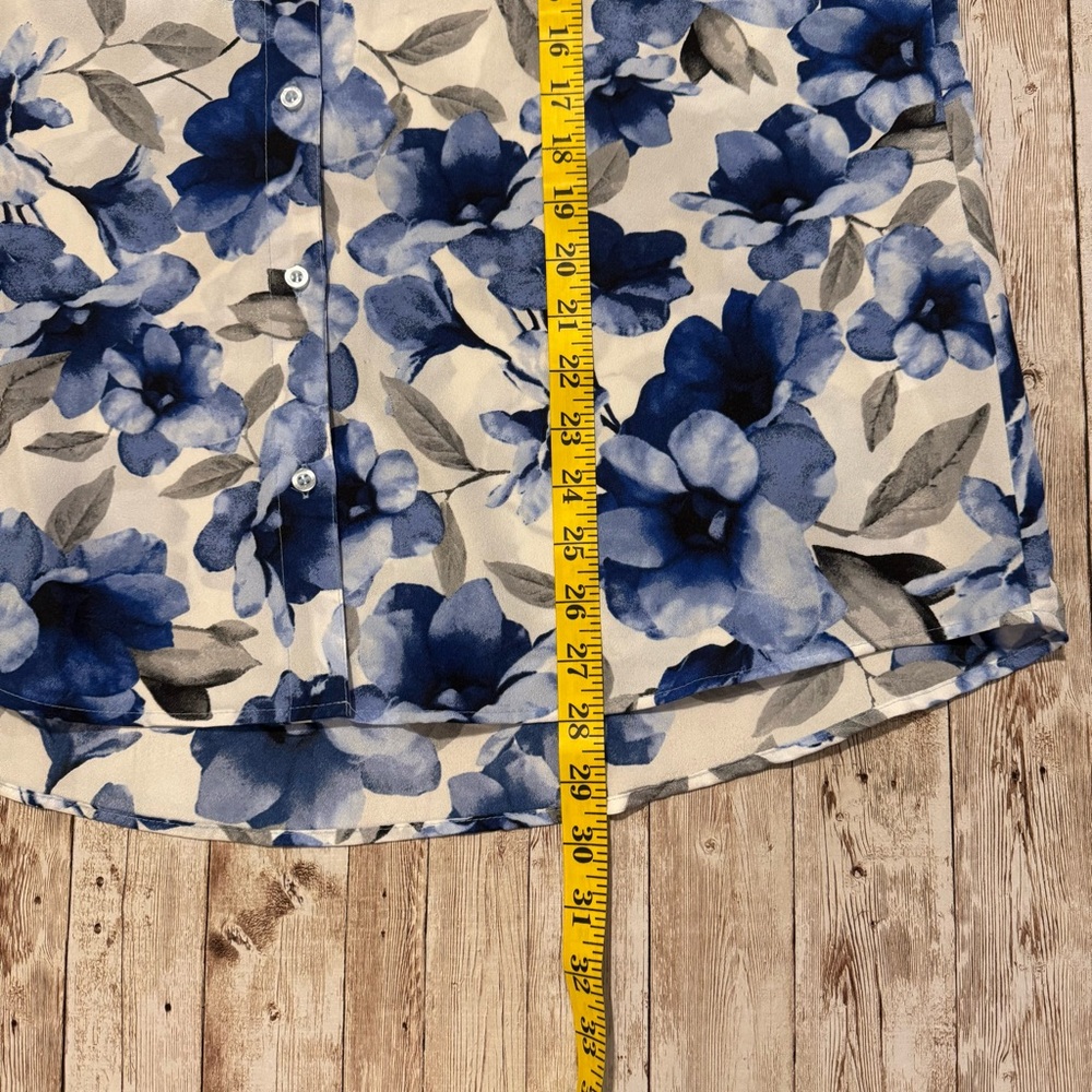 Calvin Klein Blue and White Floral Blouse - Picture 8 of 11